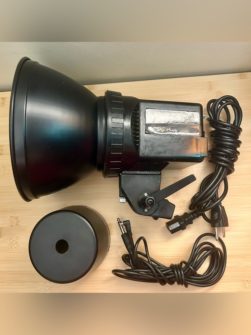 Impact EX-100A Monolight Studio Strobe + Beauty Dish + Sync & Power Cords TESTED